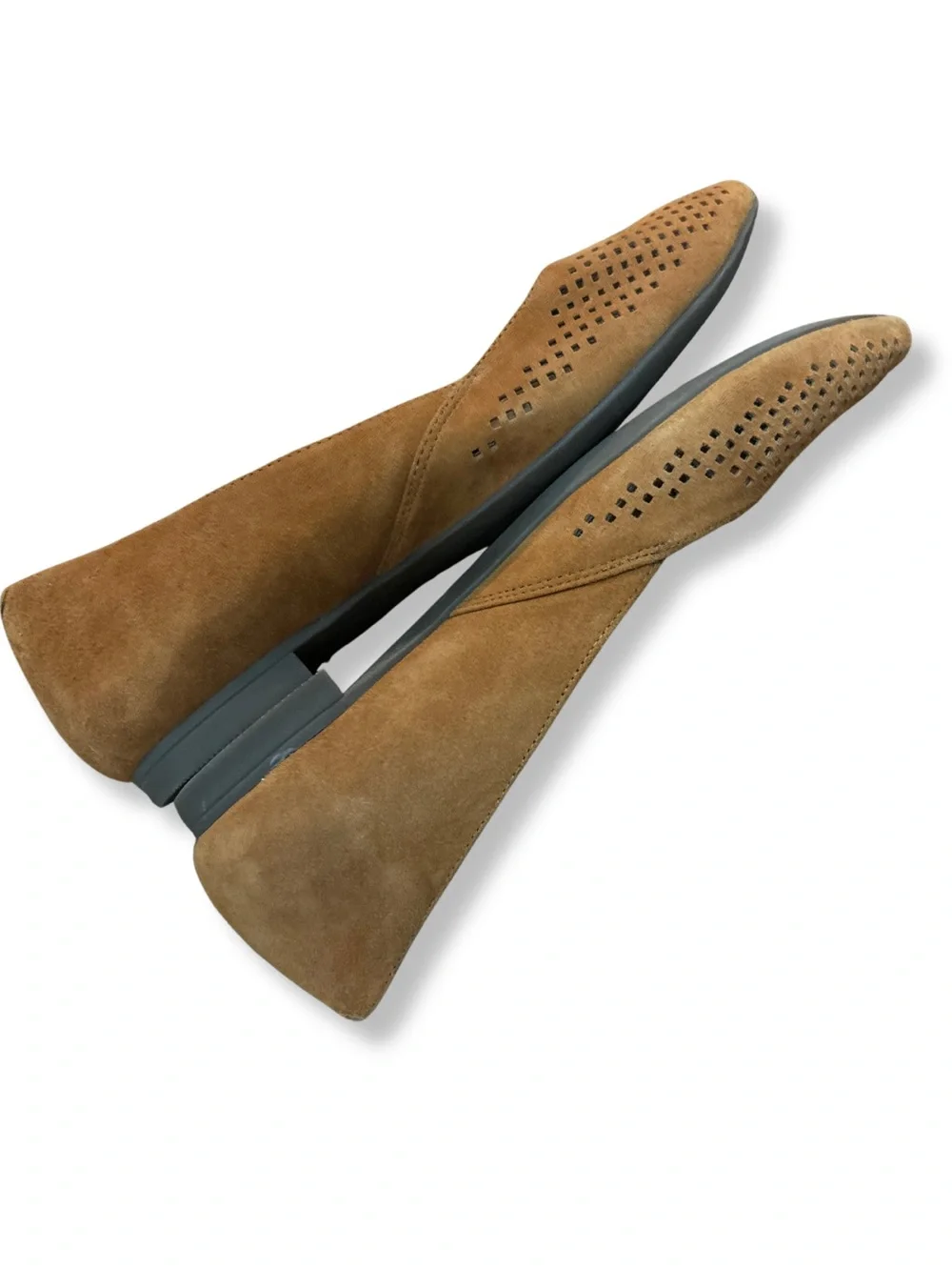 Vionic Women's Tan Perforated Pointed-Toe Flats